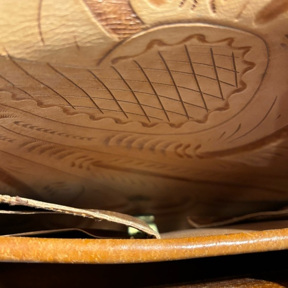 TOOLED Leather Shoulder Multiple Pockets and Inner Utility Pockets Handmade Bag - Picture 16 of 16